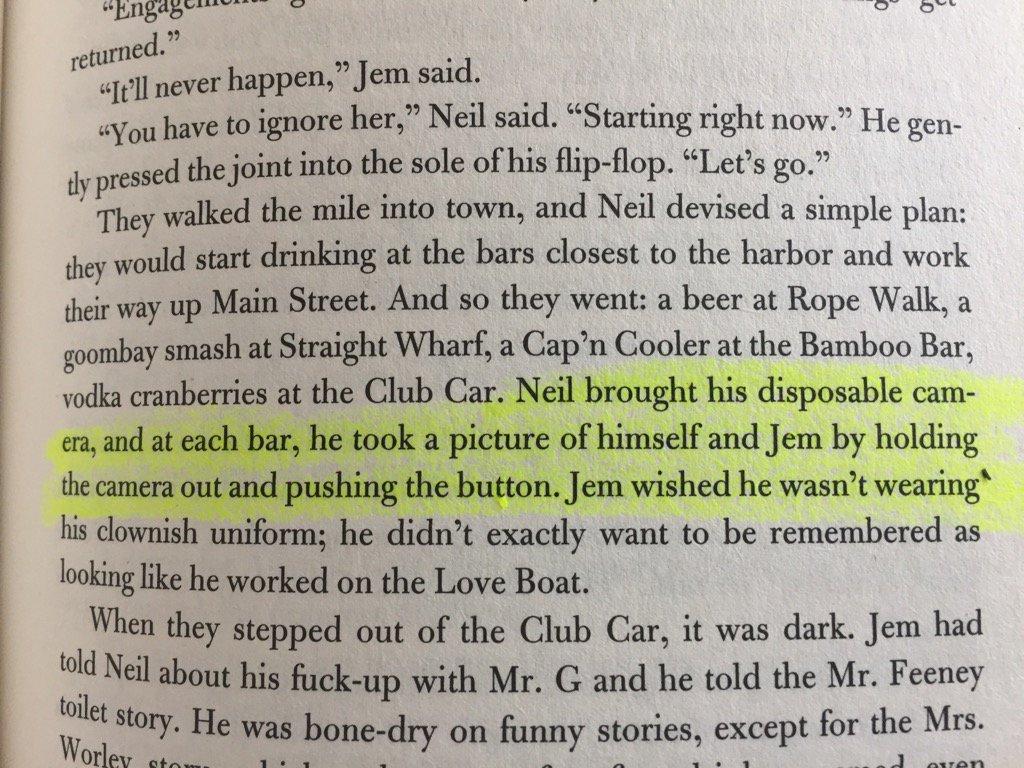 MichelleBower13's tweet photo. Love how @elinhilderbrand wrote about taking a picture of oneself.... way back in 2000 in The Beach Club. #preselfie https://t.co/mV7SO0rRrD