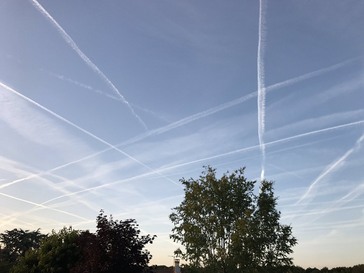 math_rog's tweet image. Qui pour un morpion dans le ciel ce soir ?