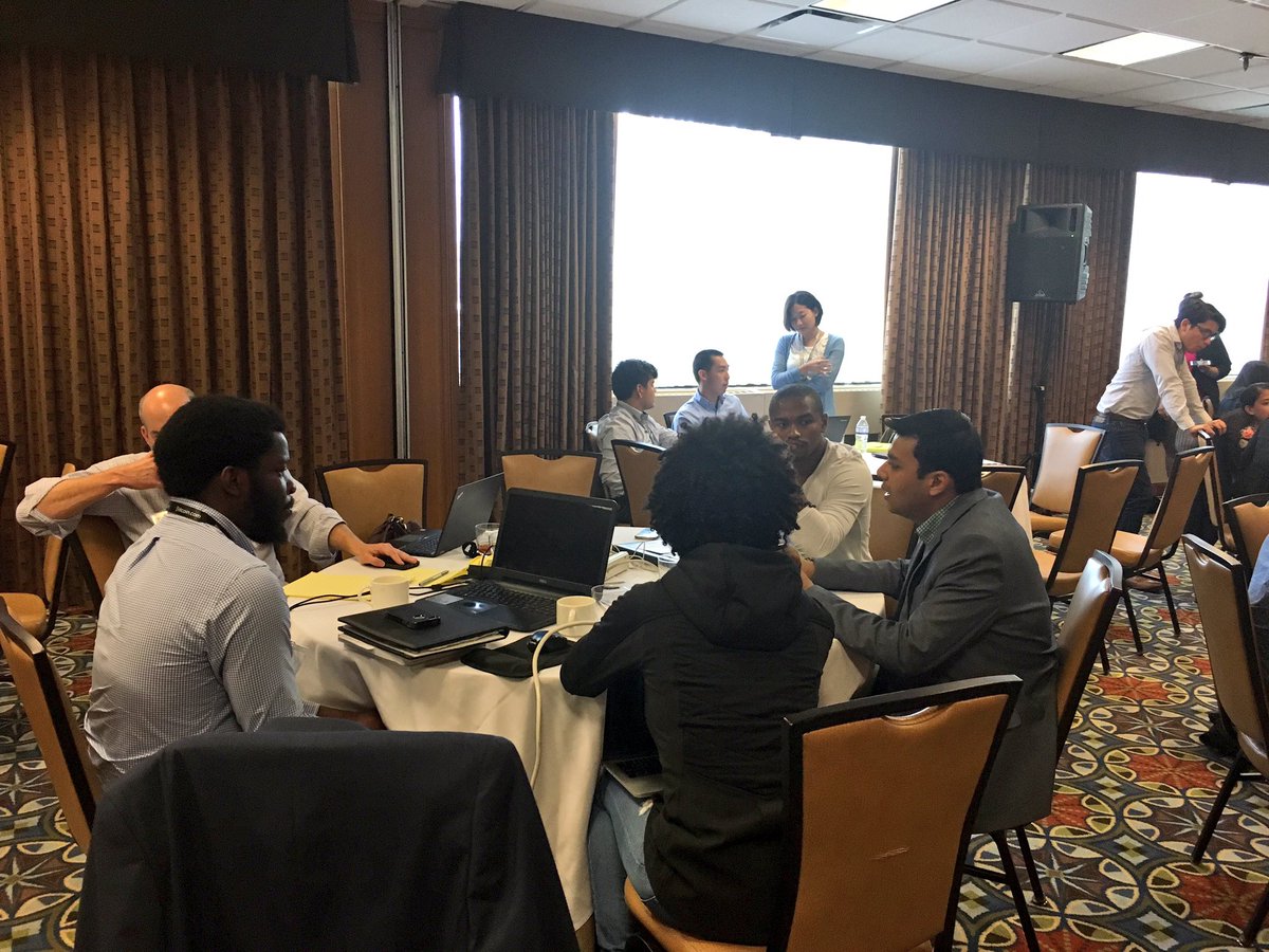 AppZoroT's tweet photo. Our CEO, Sam Agarwal, mentoring #entrepreneurs at @protohack ATL. #startups #mentoring #advisor #atl #protohackatl https://t.co/jzHPCqKHVu