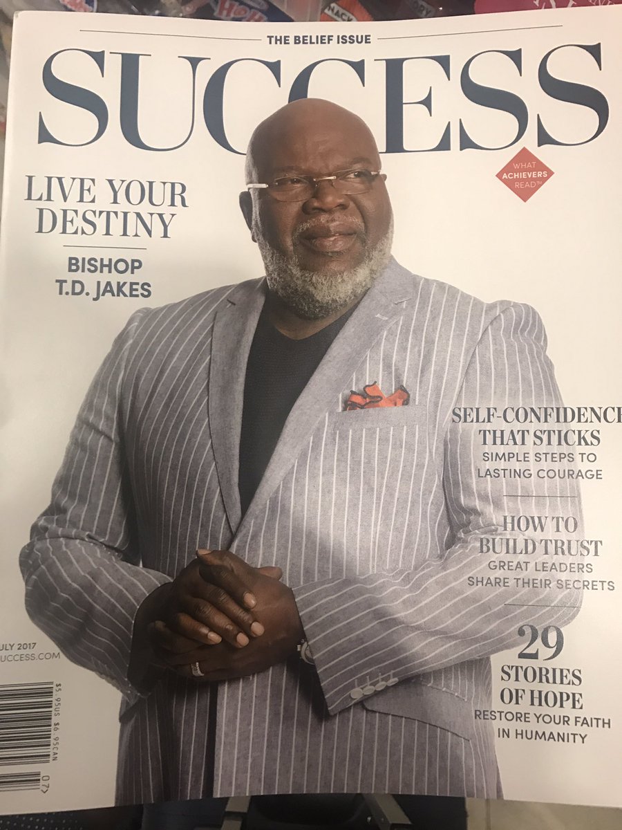 BishopDASherron's tweet photo. @BishopJakes Walking into the coffee shop at the airport in ATL and had to grab a copy! Great read! Awesome Bishop! Much luv! #ProjectGideon https://t.co/bRygRMfaal