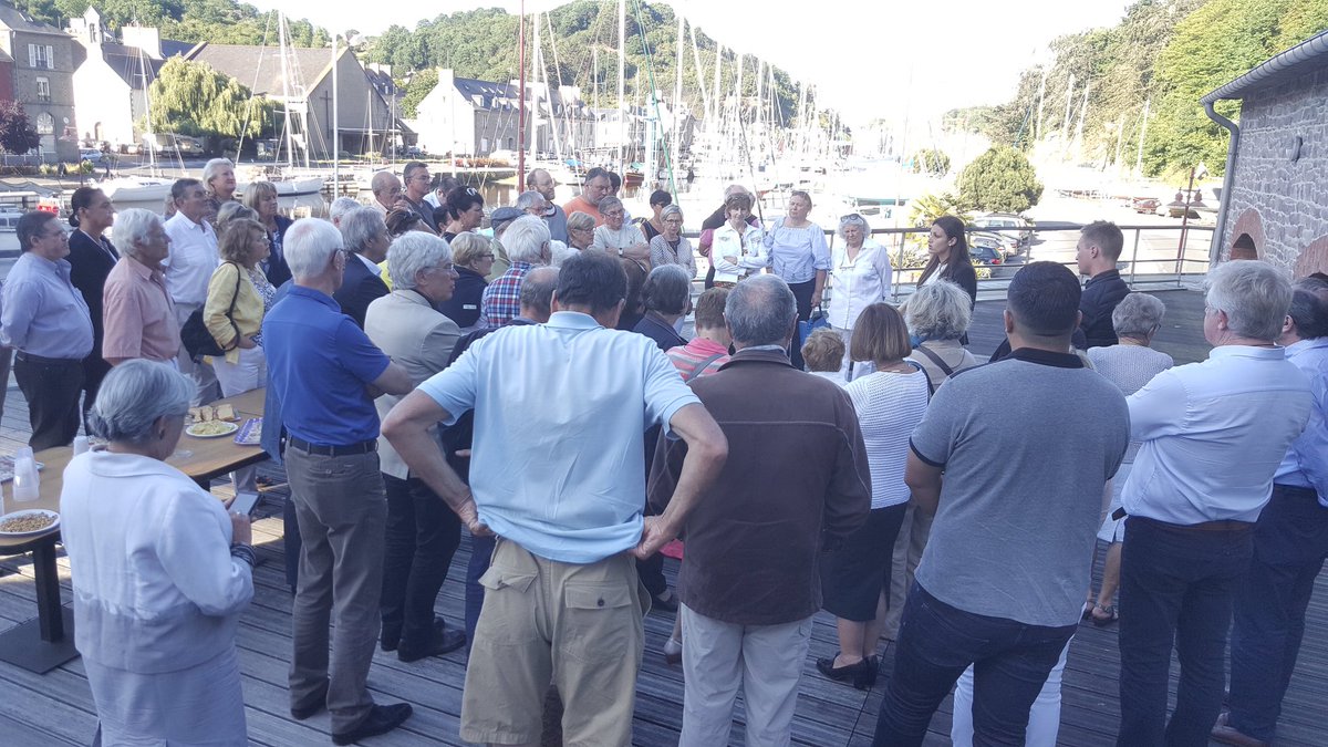CPoilbout's tweet photo. La campagne des législatives se termine là où elle avait commencé par un bel apéro convivial ! Merci à tous ceux qui se sont donnés à fond ! https://t.co/D0woypPelo