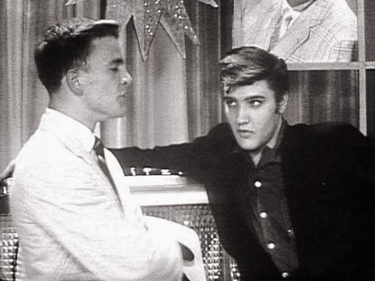 EPNashvilleFans's tweet photo. June 16, 1956: Elvis appeared on Wink Martindale's "Teenage Dance Party" a television show in Memphis, Tennessee on WHBQ-TV. https://t.co/jV2e0vKy1x