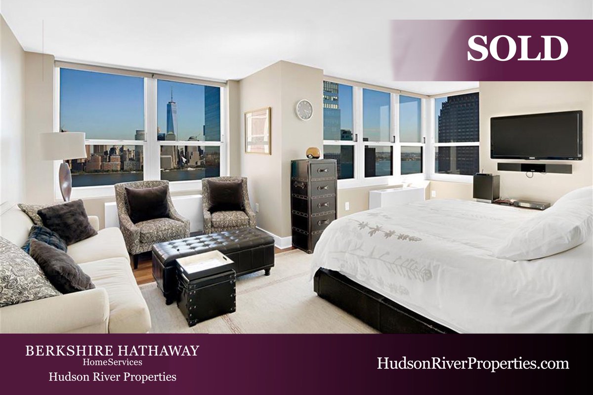 BHHS_Hoboken's tweet photo. Regardless of your politics, Trump Plaza in Jersey City is an incredible place to call home. #JerseyCity #Trump #MoveToJerseyCity https://t.co/3Sw3HTfkAy