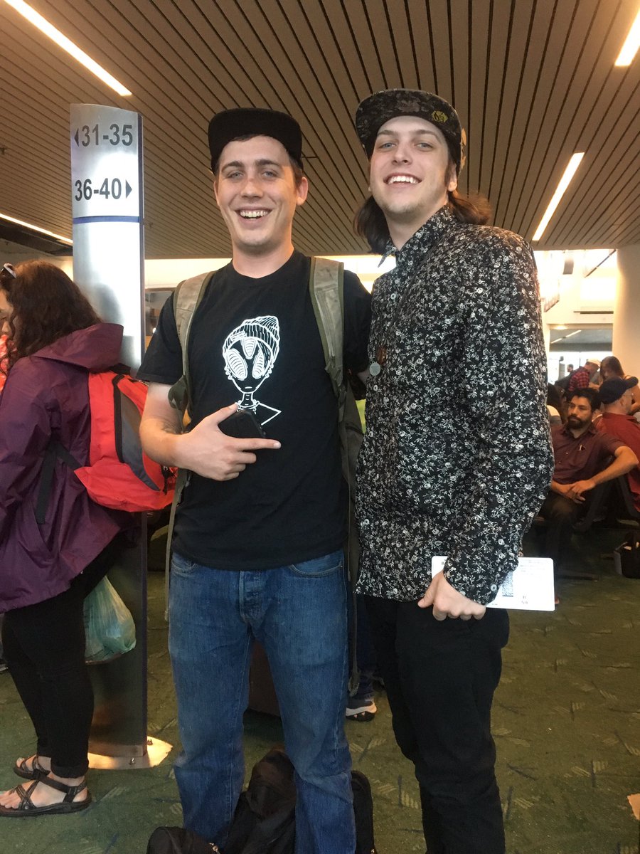 BrockTheVlien's tweet photo. @bleepbloopbass met this cool cat on our way to EDC #BLEEPBLOOP https://t.co/W3d3aAEbiF