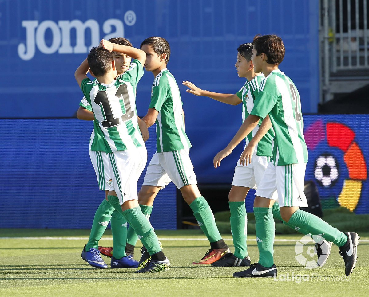 RBetisCantera's tweet photo. #RBBalevínA 🆚 @RealSociedad, emparejamiento de octavos de final de #LaLigaPromises 🏆👦
⌚👉 Se jugará mañana sábado a las 10:30 horas https://t.co/ezIdtKOx5t