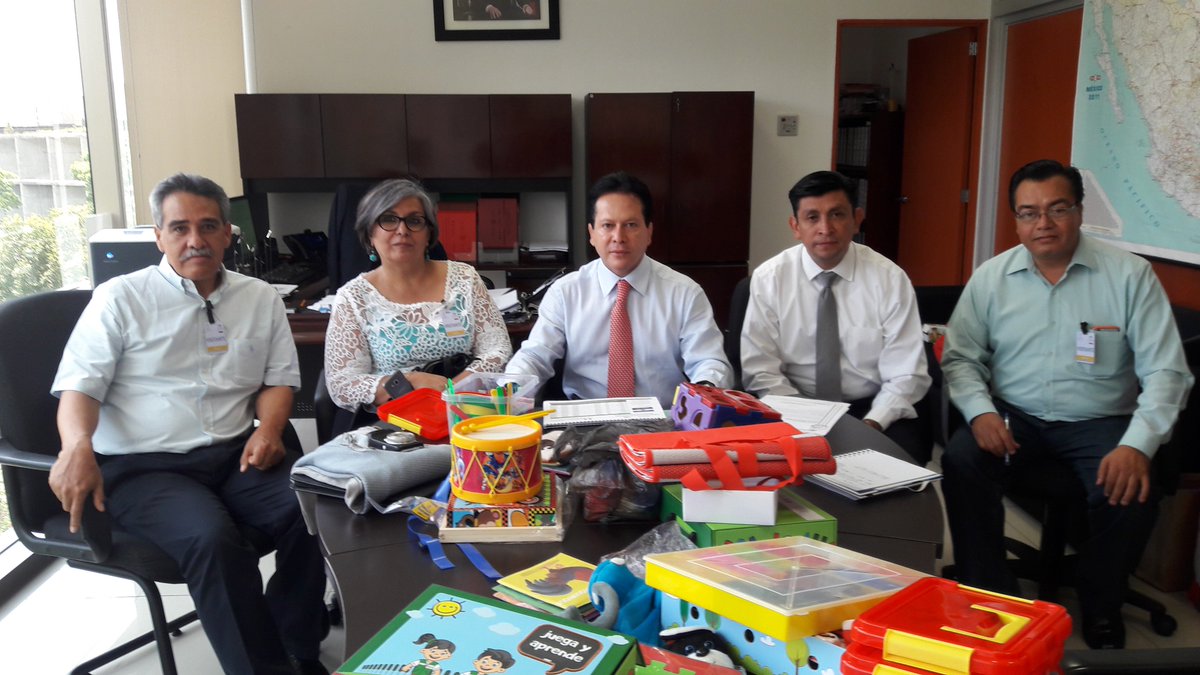 DanielAceves84's tweet photo. Reunión con el Dr Miguel A. Piza Jiménez @SaludAgs con su equipo de trabajo #ComponenteSalud https://t.co/HBOqnRTjKx