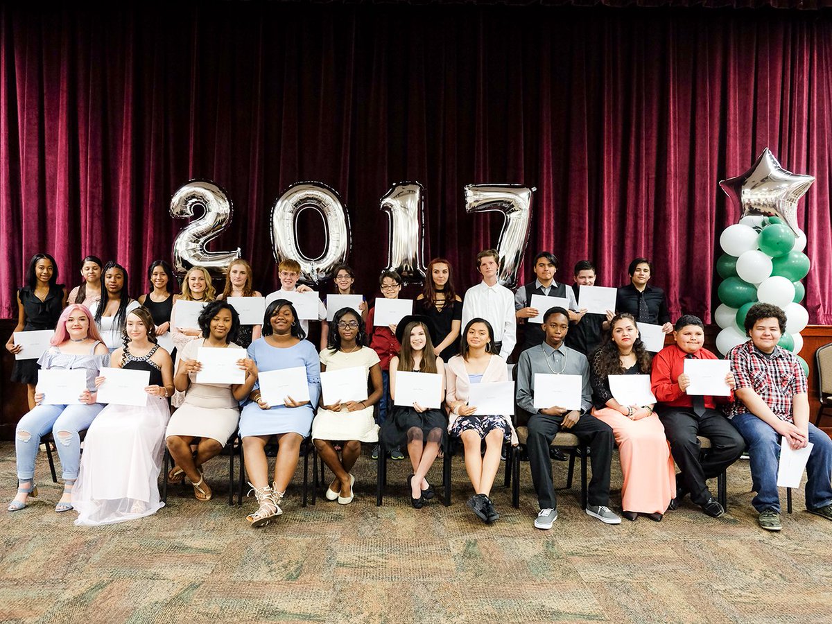 Learn4Life's tweet photo. A full photo album from our #AntelopeValley #Homestudy 8th Grade Promotion Ceremony is now up on our Facebook! #Learn4Life #ChangeYourStory https://t.co/bYnvqwTnnO
