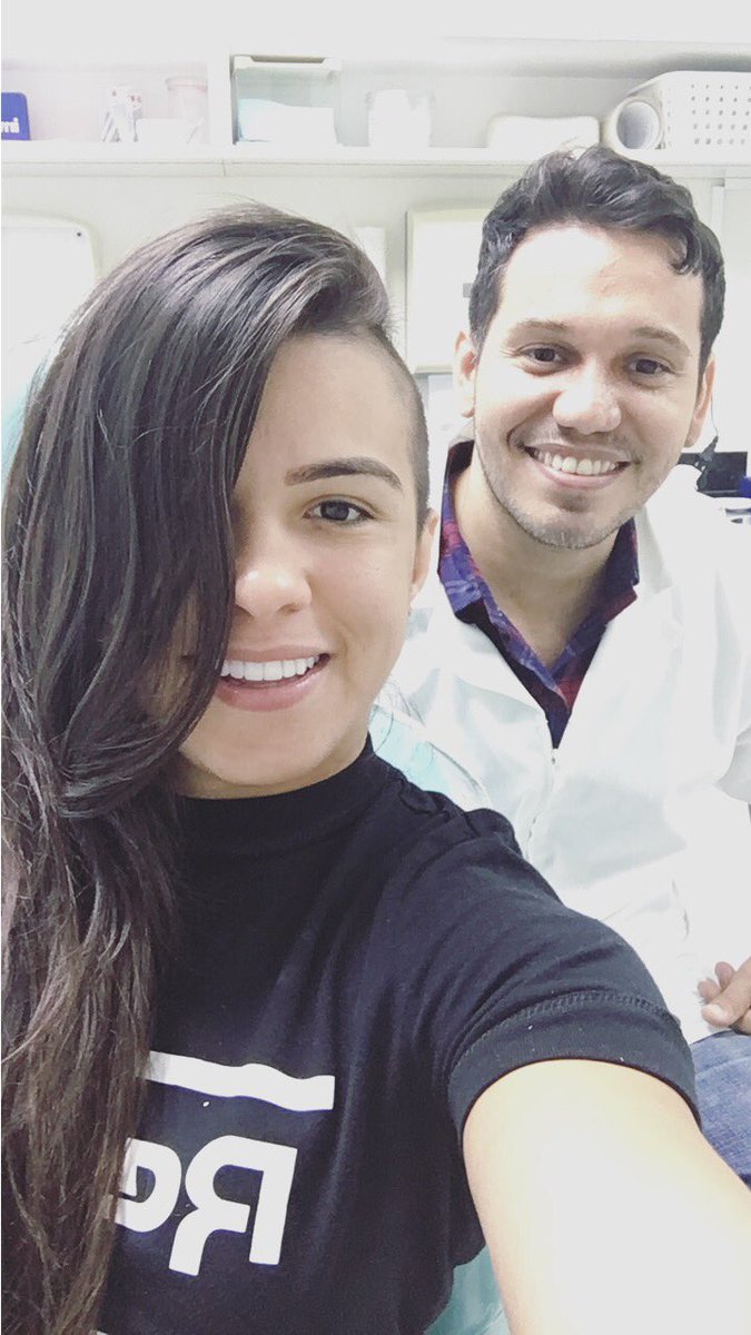 ClaudiaGadelha_'s tweet photo. Fabricando novos protetores bucais com o melhor @drprotetor !! 

#TeamCG #teamclaudia #drprotector #drprotetor https://t.co/VU2Jkv667X