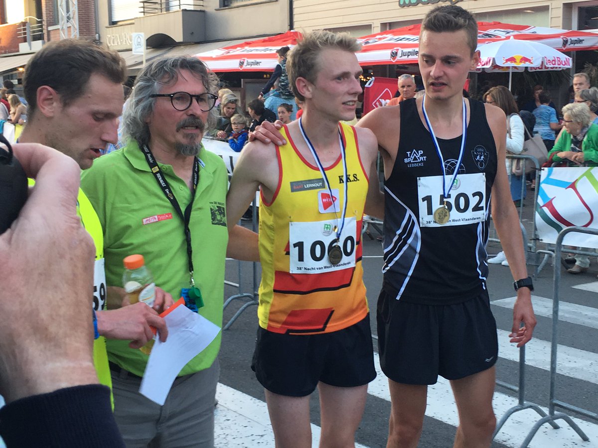 PeterVanHeuven's tweet photo. Steven Casteele wint voor broer Mathijs #Vlaams #kampioenschap halve #marathon op Nacht van #West-Vlaanderen #Torhout. @FocusWTV https://t.co/T1chVtM7qz