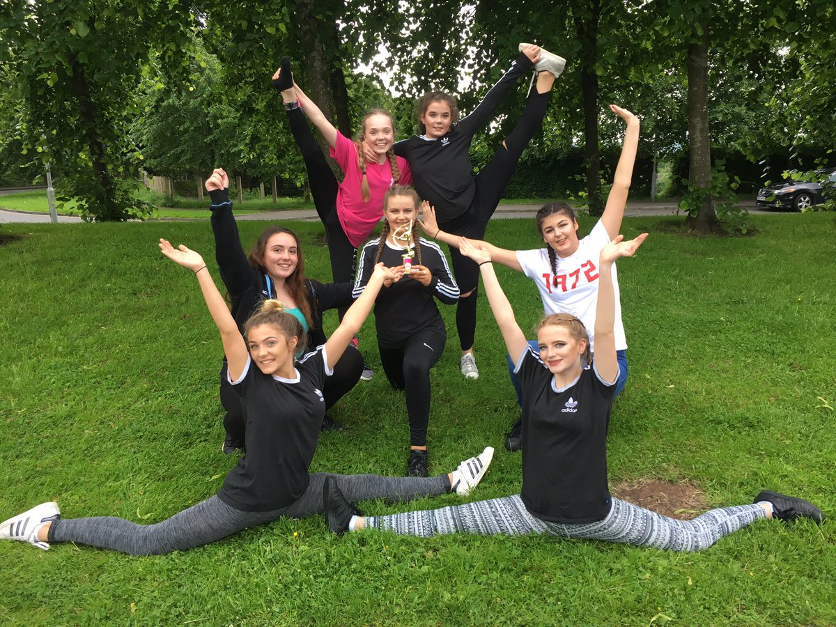 WallaceHS_dance's tweet photo. We can even make 'waiting on a bus' fun. Great day out @CDC_Schools. Thanks to everyone for such a great day. https://t.co/kLZ4uKmNVY