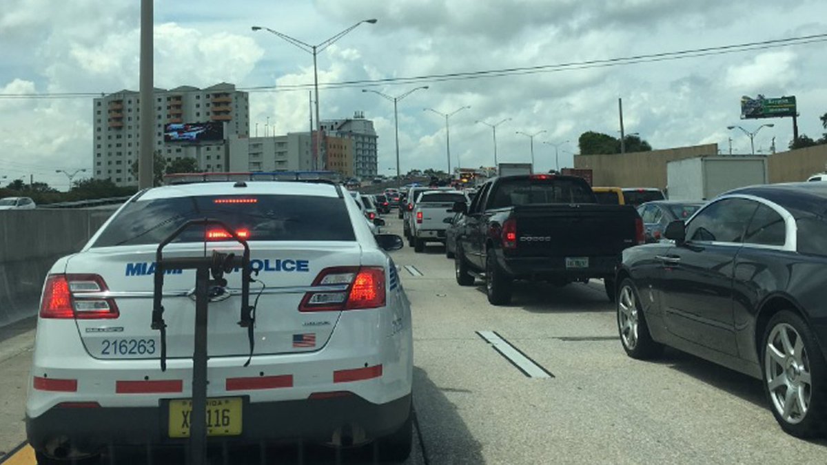#BREAKING All Northbound I-95 lanes shut down at 79th Street due to accident bit.ly/2tw8PEP https://t.co/q00ElCSf8T