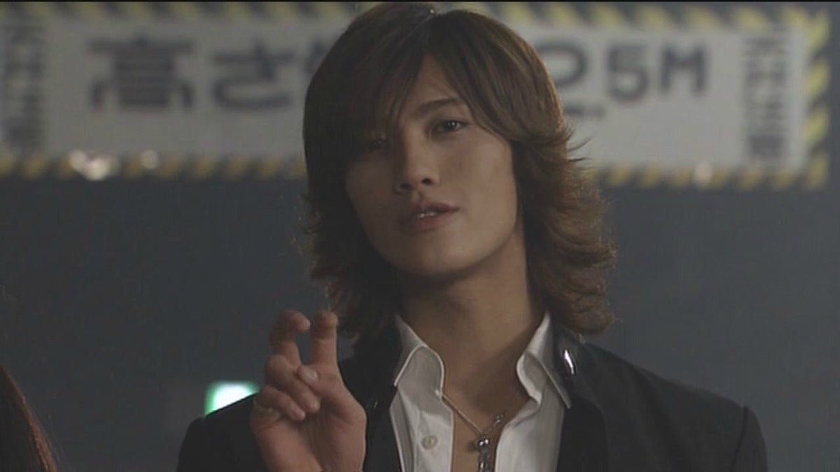 トオルサンタモニカ 昔 ごくせんがやってた頃 僕は亀梨君より赤西君派だったので おこがましくもこの髪型をずっと真似してました 赤西君カッケーよなー