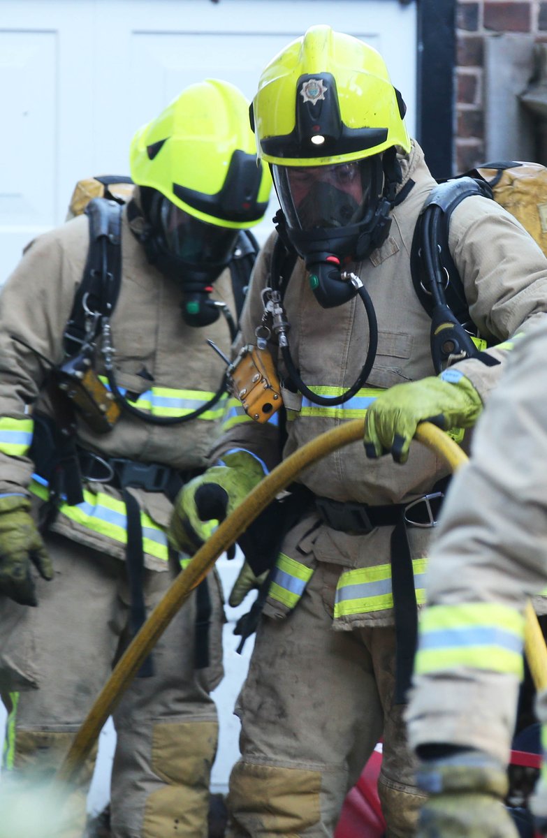 brightonsnapper's tweet photo. Bedroom Fire tonight in Worthing,swiftly dealt with, Sussex's very own brave boys &amp; girls are there when we need them,thanks @WestSussexFire https://t.co/TAzY76G3e6