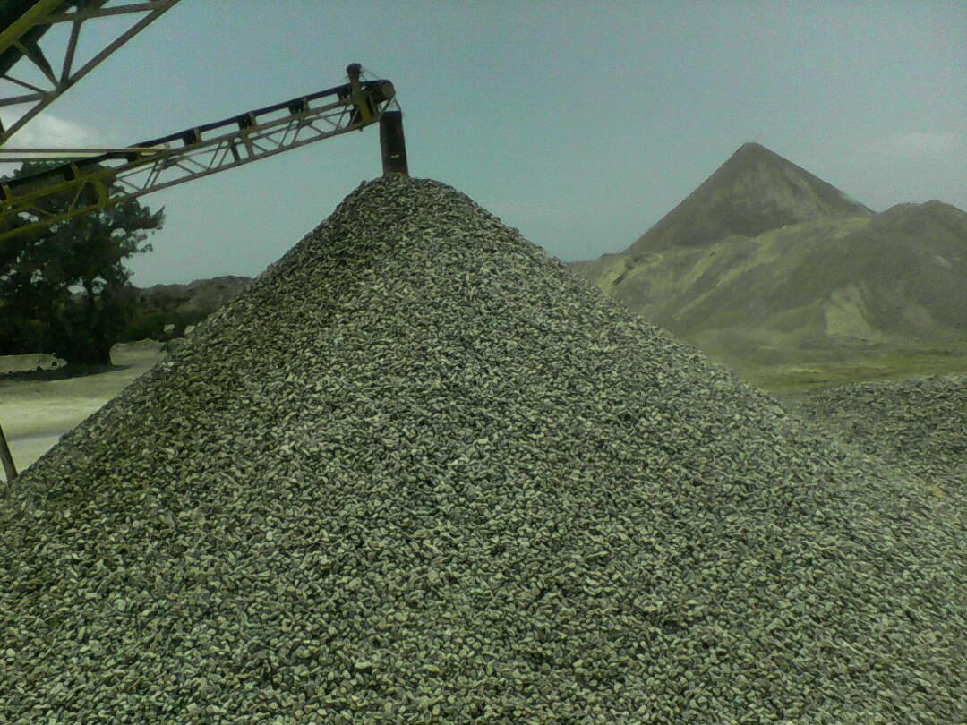 minesanvar's tweet photo. En #mimesanvar producimos diariamente "piedra picada" para ser distribuido a nuestros clientes! @Procuravargas @GobiernoDVargas https://t.co/cOZx4vZFVD