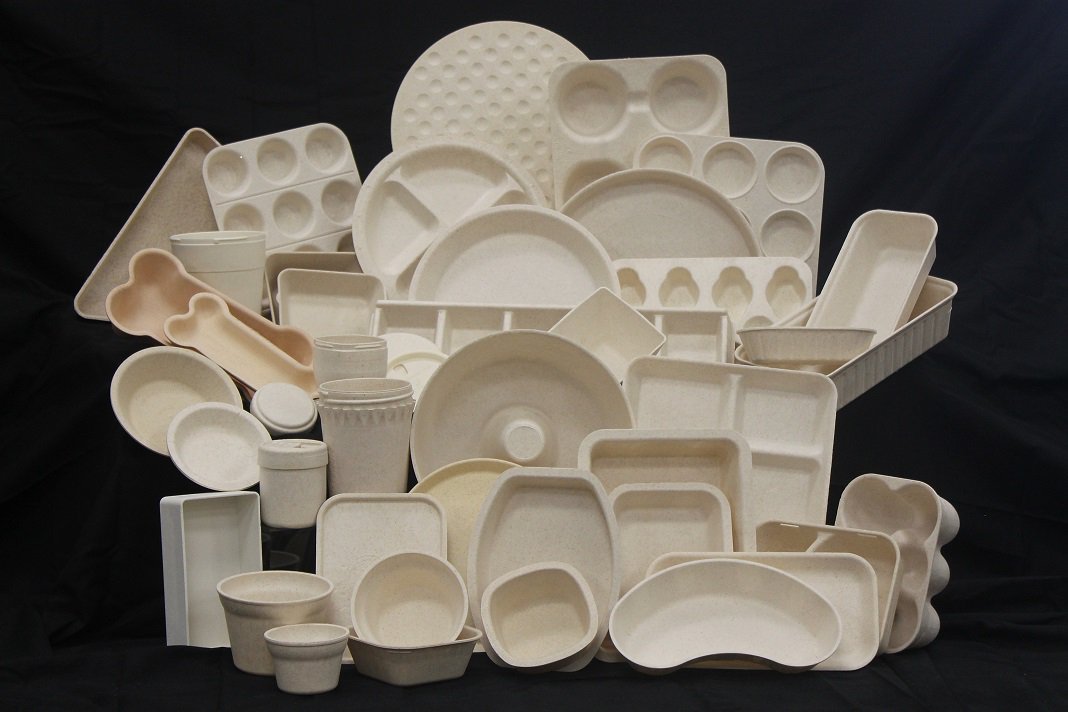 ChamnessBiodegr's tweet photo. We lined up our products today!  #compostable #biodegradable https://t.co/qYFZQwFLnP
