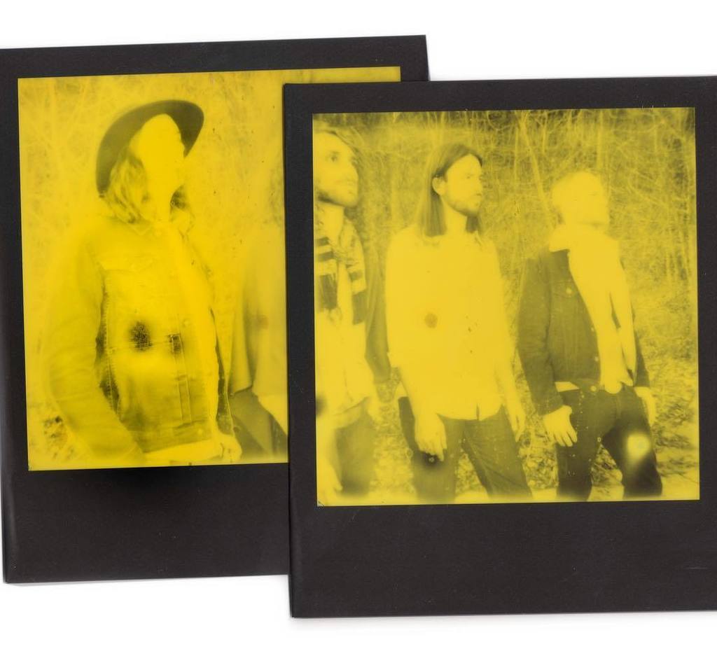 The Cavewives tweet media