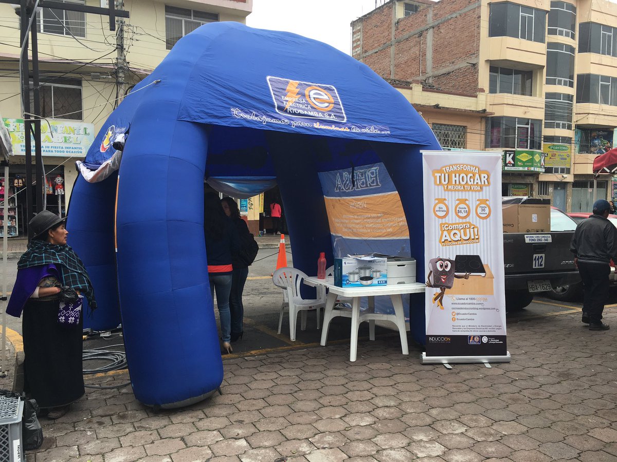 EERSA_EC's tweet photo. En la feria de emprendimientos Haway Live de @GADPCHimborazo encuentra tu #CocinaDeInducción y finánciala hasta 36 meses. @EcuadorCambia https://t.co/EtnKUG8ZFO