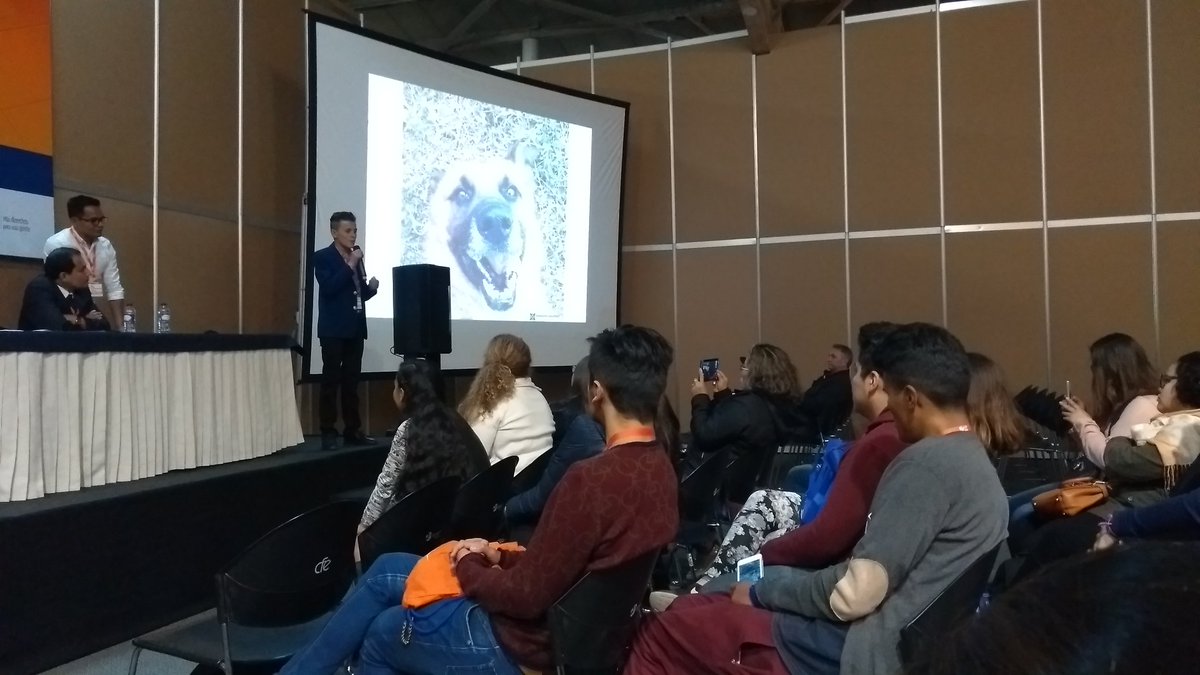 docamposz's tweet photo. "En cada clase el profe @itrianab nos daba la oportunidad de crecer" "Queremos dejar huella" @BiblioSeo @aulasamigas #maestrosqueinspiran https://t.co/fNnTBlx49S
