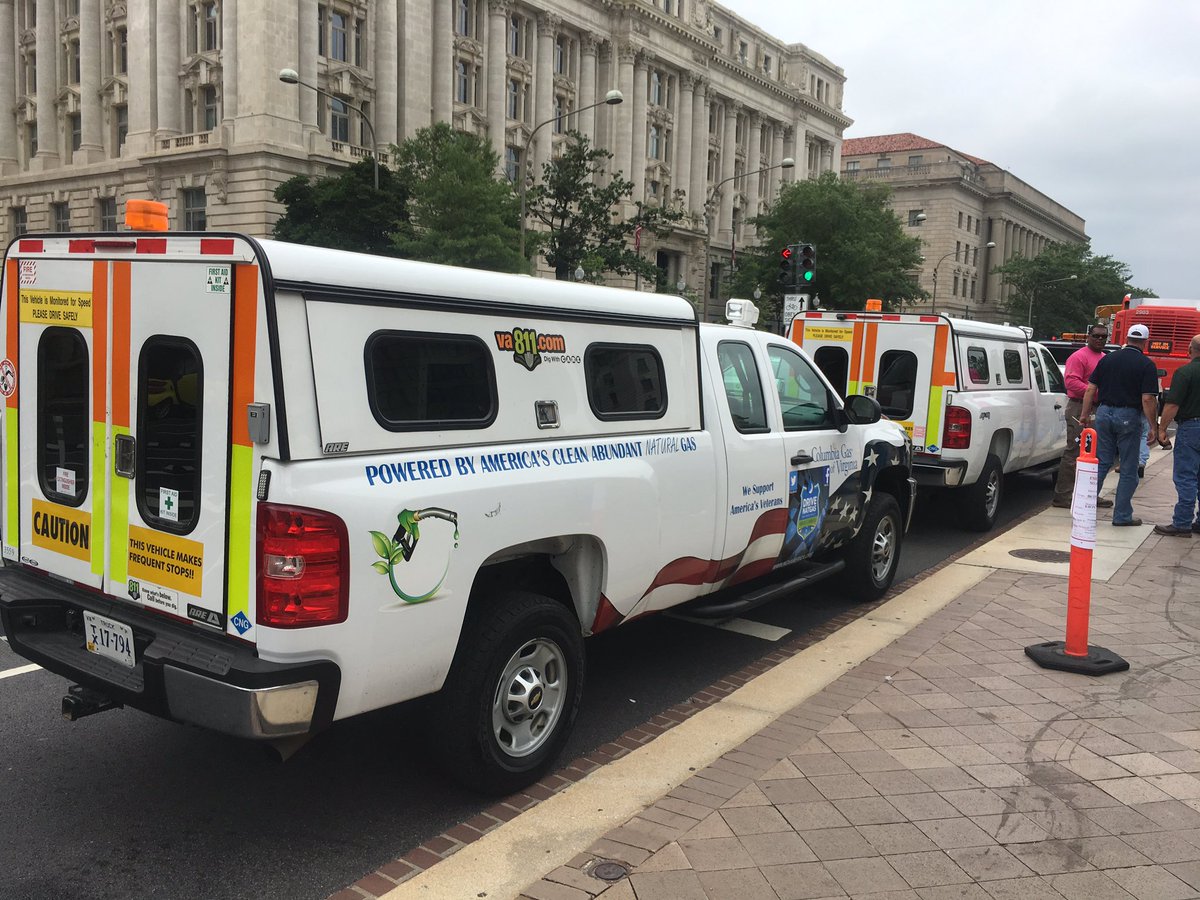 aga_naturalgas's tweet photo. Great to see @washingtongas @ColumbiaGasPA @ColumbiaGasVa part of the #NGVRoadRally convoy this morning. #NGV #CNG #natgas https://t.co/Ae9p6QwGYf