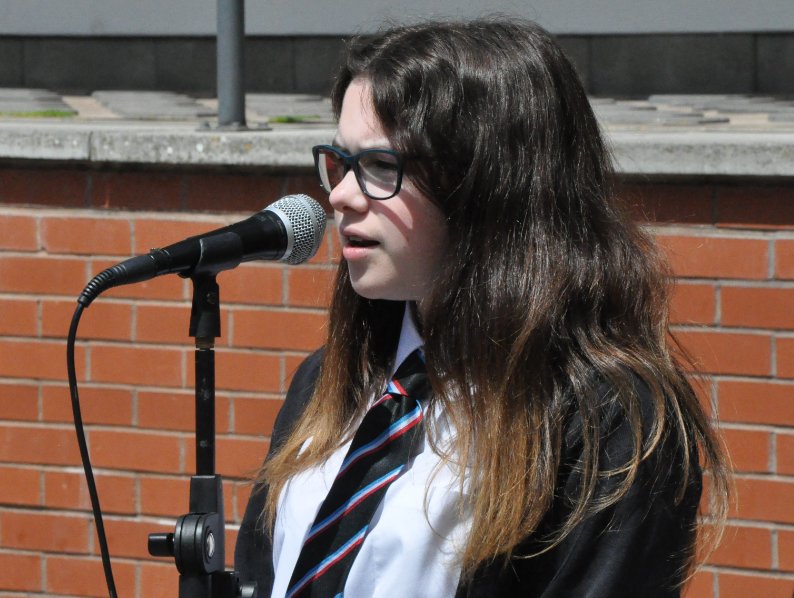 WhitecrossHigh's tweet photo. Amazing vocals #girlpower
@WhitecrossHigh Well done to all!
#music #sunshine 🌞😊👏👍👩‍🎤 https://t.co/GajNlbK2RF