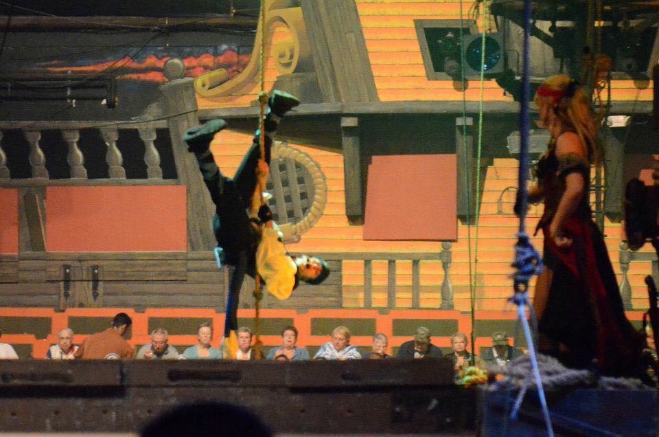 jontilleystunts's tweet photo. Just hangin' around #fbf #benjaminblue #piratesdinneradventure #piratesdinneradventureorlando #stuntshow #dinnershow #pirateslife #jontille… https://t.co/yE1OYtE8O6