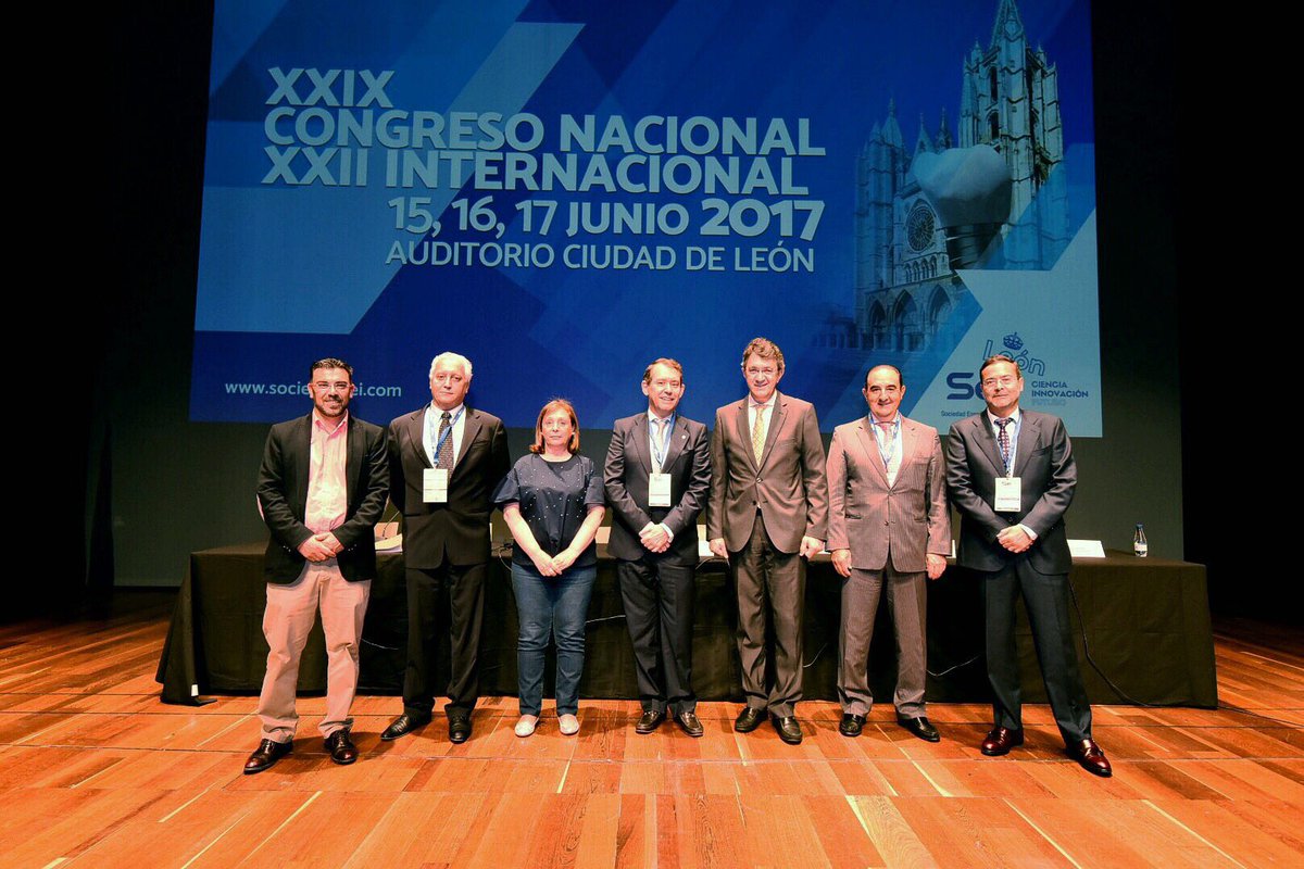 SEILeon2017's tweet photo. Inauguración oficial de #SEILeón está mañana. Gracias a las autoridades por acompañarnos. https://t.co/CIcFgq9xqZ
