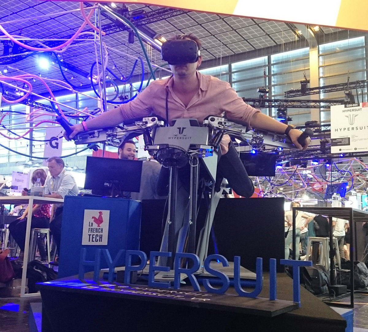 Hier nous étions au salon <a href="/VivaTech/">VivaTech</a>, rencontre avec des startupeurs 2.0. Les photos : goo.gl/EGt1zT #vr #iot #VivaTech17 #VivaTech