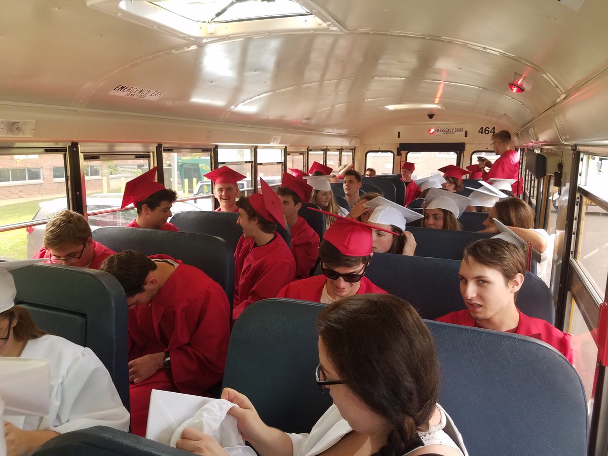 tpbick's tweet photo. Congratulations VanBuren Graduates! https://t.co/Zgi10USFpw