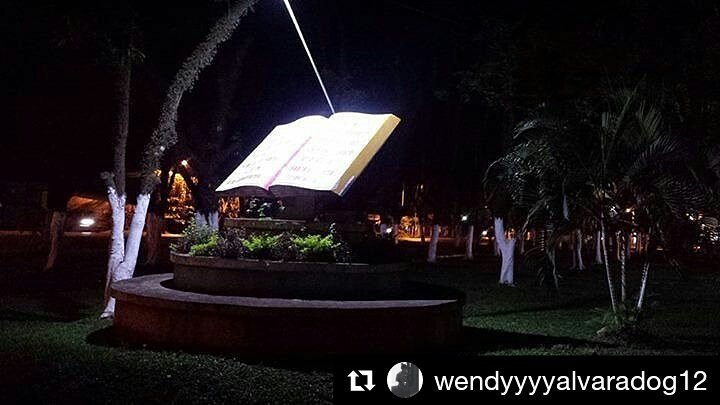 jaaaati_'s tweet photo. Monumento a la Biblia ❤ #PuertoBarrios #Izabal #Guatemala @Ayalabendicion_ https://t.co/3yfGkWoTLQ