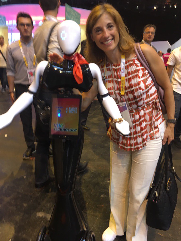MagaliMarcel2's tweet photo. I found new friends at the VIVATECH https://t.co/hlXNk9ip6Q