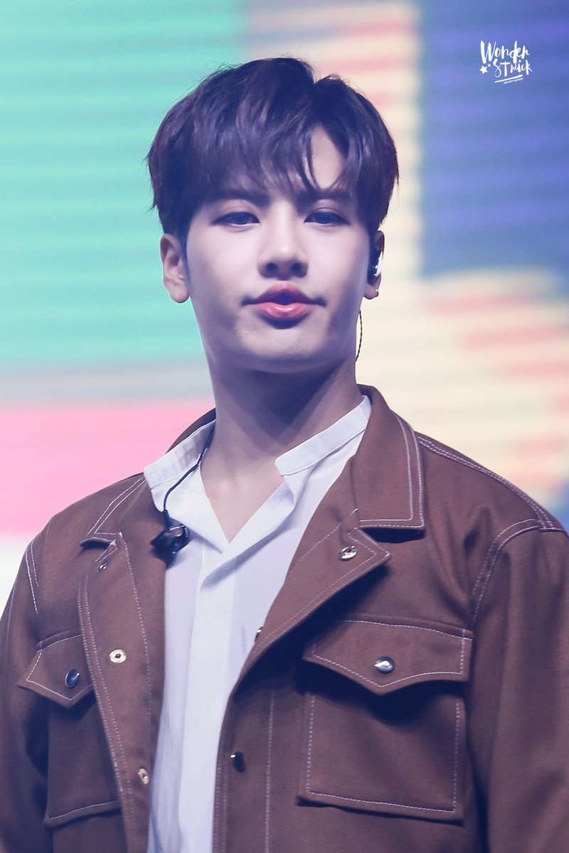 sugatheartist's tweet photo. How did he make this expression  😂😂😂😂 https://t.co/jjYvwlTFWR