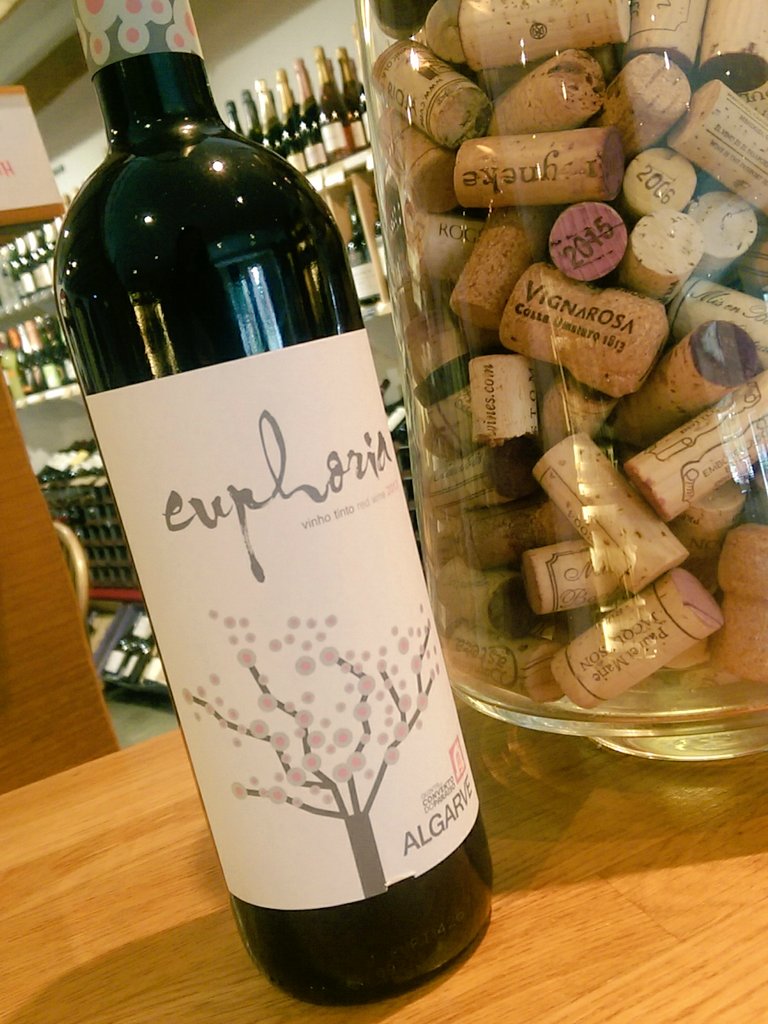 Euphoria! An amazing red from the Algarve, perfect Summer wine #wineweekend #Portugal #wine