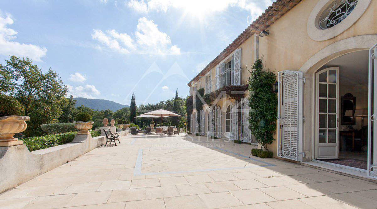 Michael_Zingraf's tweet photo. #FridayPic #Sale #CloseToSaintTropez #PrivateDomain #FrenchRiviera #LuxuryRealEstate
Full story here: https://t.co/9gXeRxTuQ1 https://t.co/Gso9NrtGlt