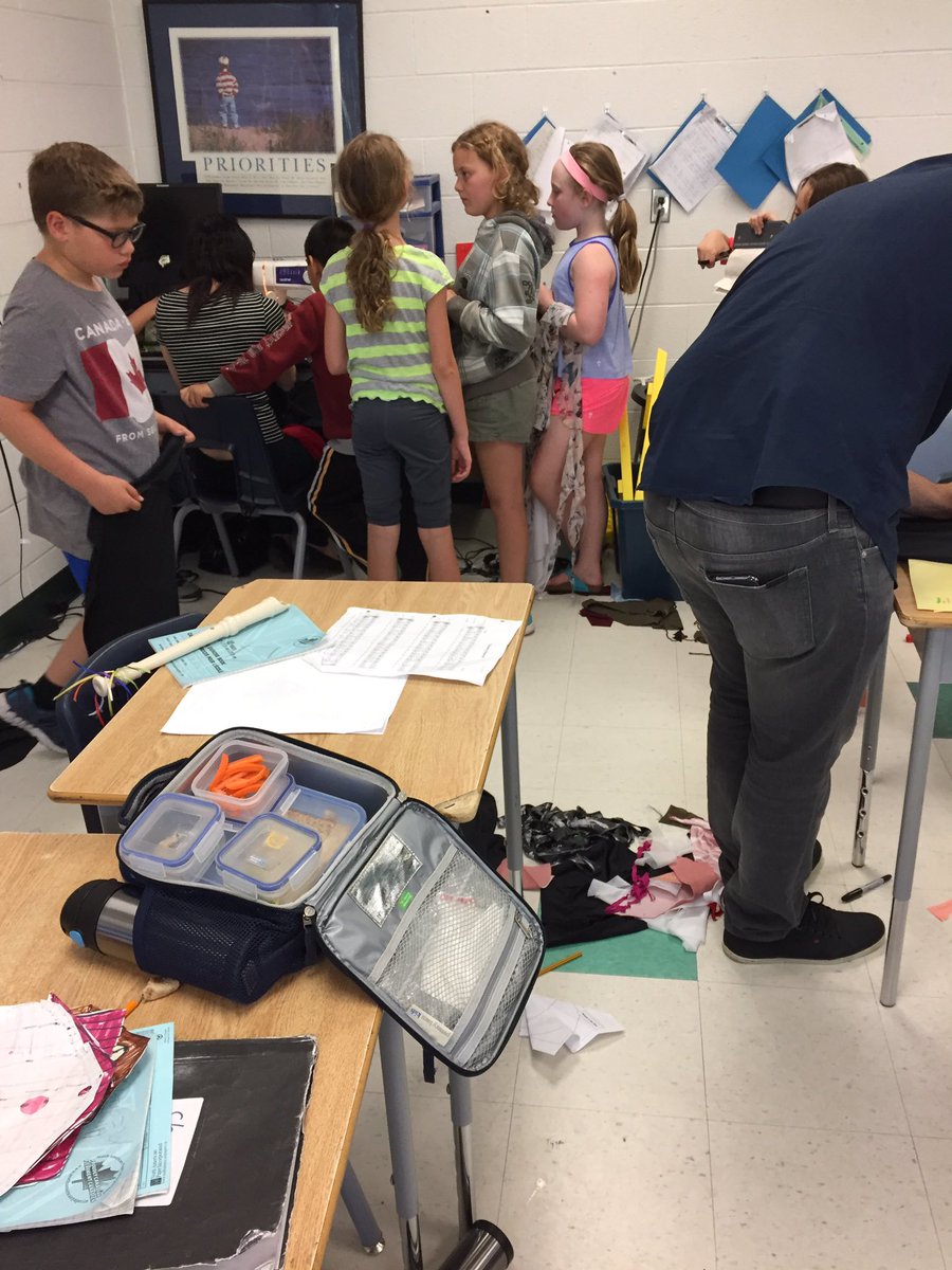 MrsStambolich's tweet photo. Controlled chaos or costume making day in #rm131? Early Settlers/societies plays are coming to life! @lakewilcoxps Thx to parent helpers!!! https://t.co/Loci54XXYJ