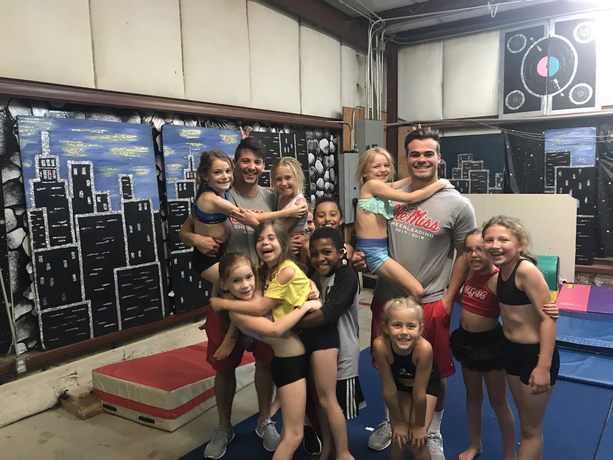 MGDC_dance's tweet photo. who enjoyed dance camp more? Fav for Austin and Jackson, RT for the minis https://t.co/WrcQ7I3akE