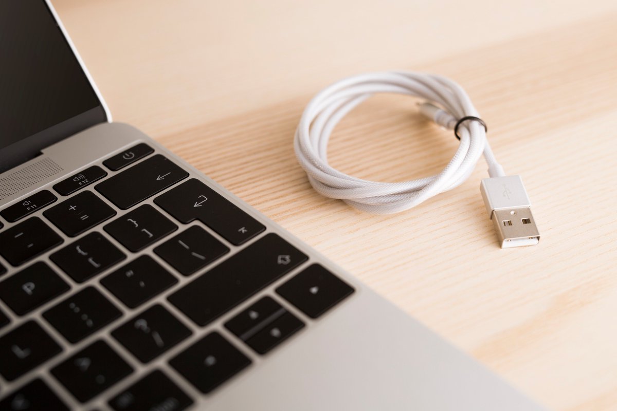 Cables are so underrated. They keep our phones going 
all day long. Cable appreciation. 
#PowerUpNow