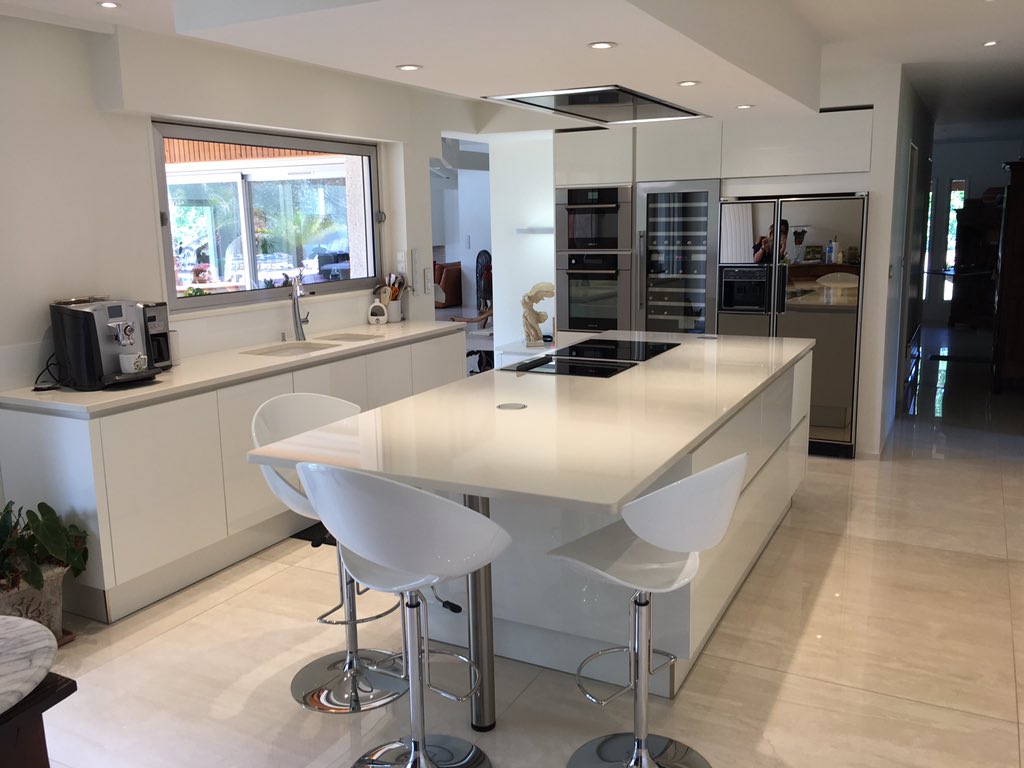 HackerTlse's tweet photo. #cuisine #îlot #design #renovation #silestone #laque #interiordesign #roblin #häcker #dedietrich  #generalelectric #toulouse @Cosentino_FR https://t.co/xmVkVfbVBT