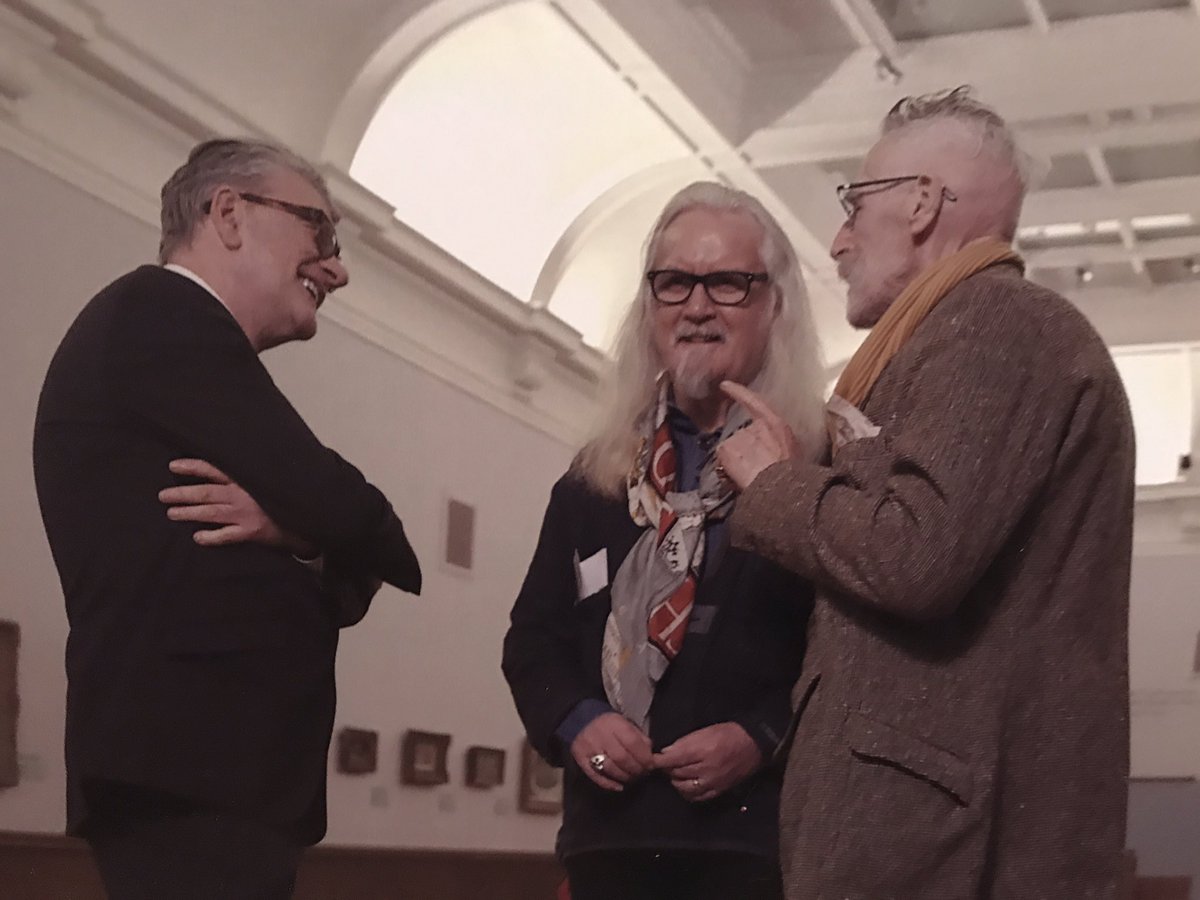 WWLGlasgow's tweet image. Our lunchtime #BillyConnolly tour was amazing #Glasgow #WellingtonWealth #Muraltrail #JackVettriano #JohnByrne #RachelMcLean