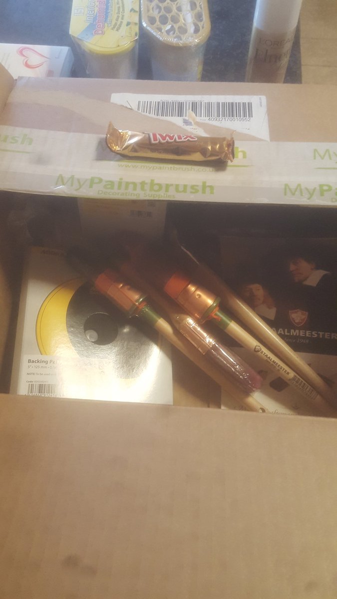 Thanks Andy, Megan and staff <a href="/MyPaintbrushUK/">MyPaintbrush</a>  for delivery and twix👌👍
