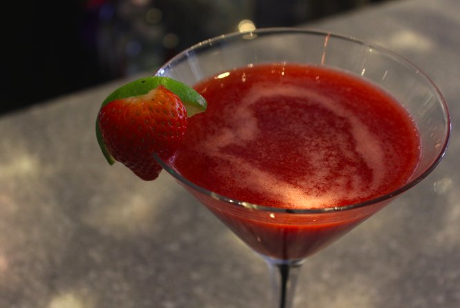 LotusLDN's tweet photo. Cheers to the weekend! Celebrate summer with a refreshing strawberry daiquiri by yours truly. https://t.co/EmbPCaEeHq
