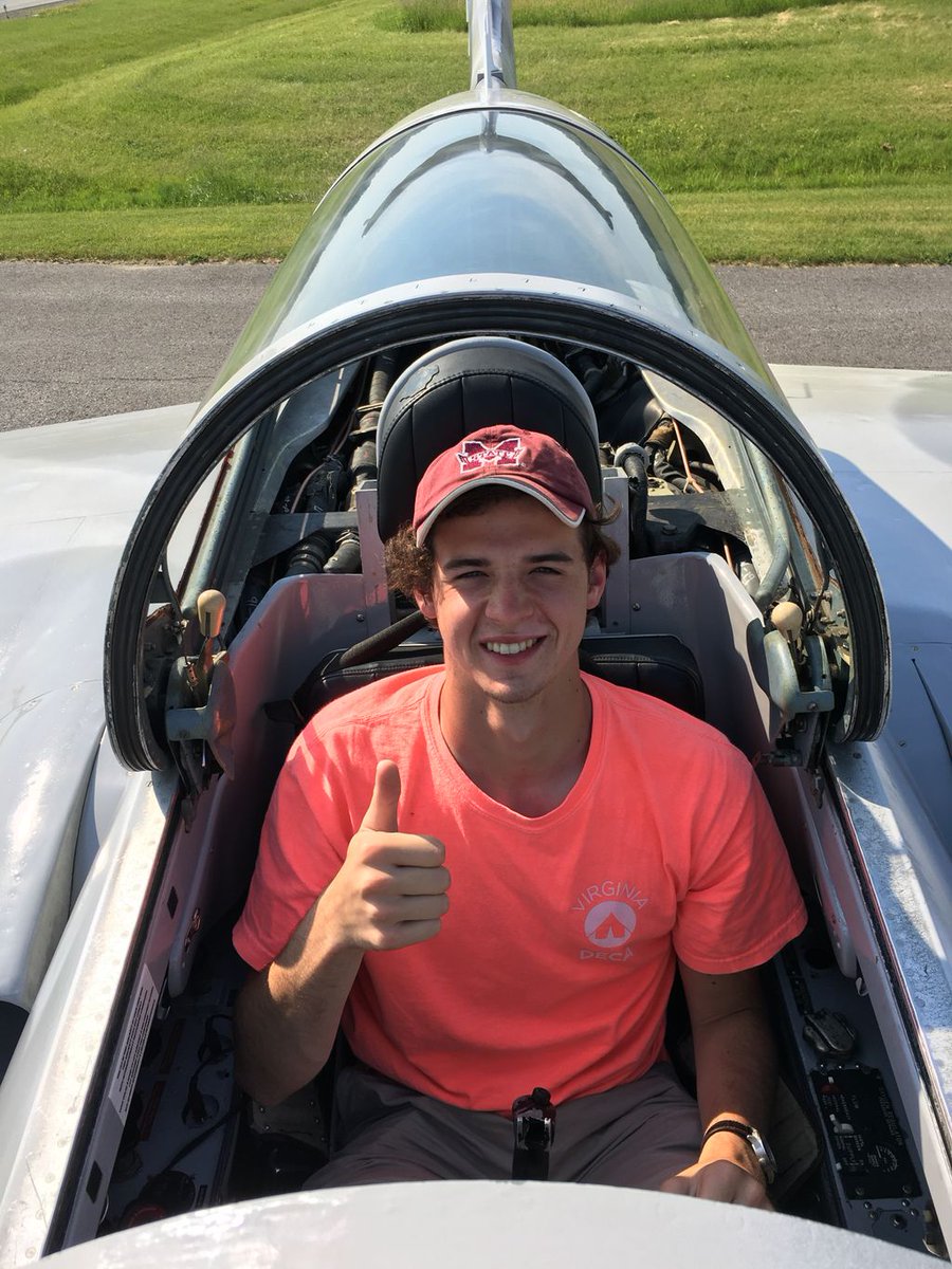 acmwarbirds's tweet photo. ACM fans! We're headed to Montreal on our way to Sherbrooke on Friday. Look for us in the skies
#acmadventures #bucketlist #jetrides #L29 https://t.co/hiwt5zGs5o