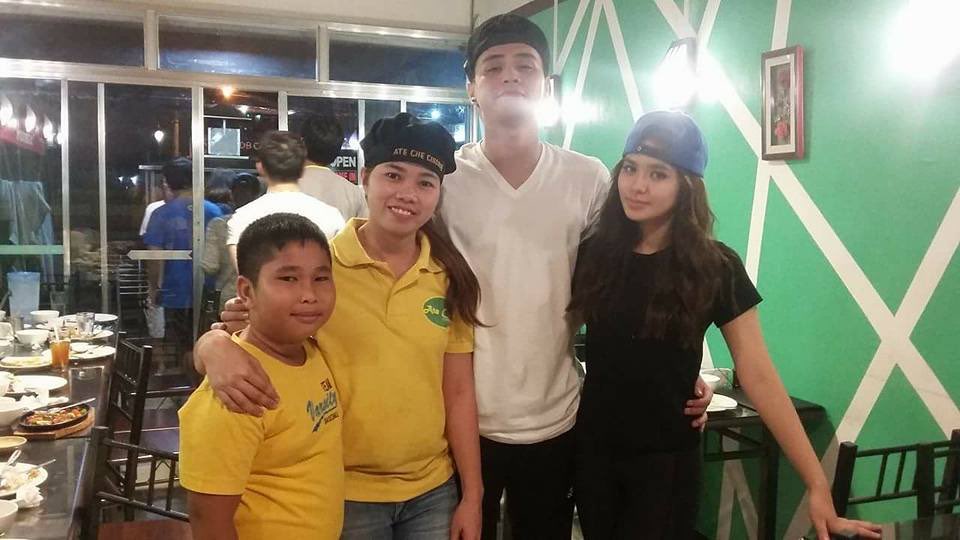 LoisaAndRonnie's tweet photo. Found on FB via J. De Jose 

Loisa &amp; Ronnie spotted last week 😊🤘 

(According to the post. Thank you po!) https://t.co/0dS50TxWtV