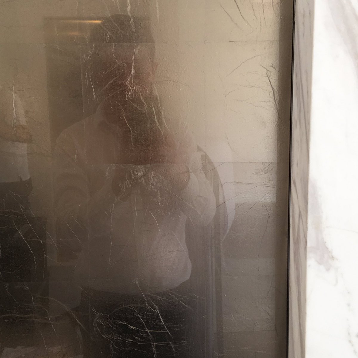 StuartFoxStudio's tweet image. 'Brompton Bronze' églomisé by #StuartFoxStudio, installed at a private residence #NottingHill non-mirror for softer more subtle reflection