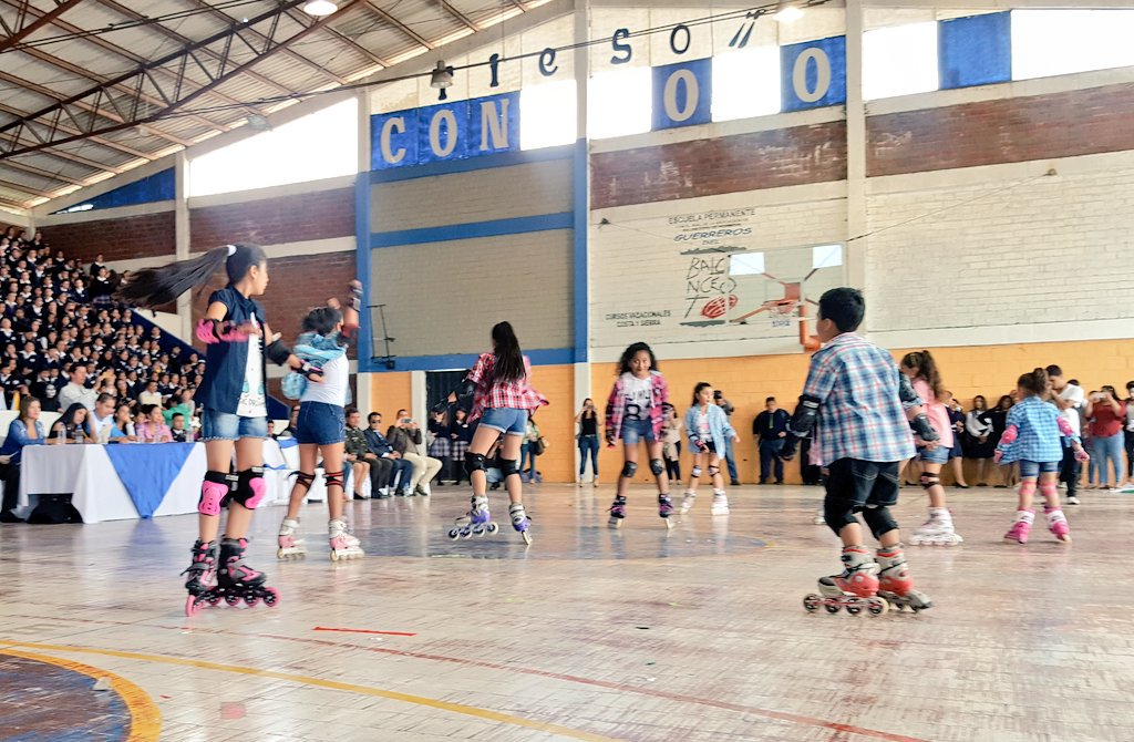 Los colegios y escuelas de #Conocoto hoy nos regalan su alegría y arte en el Primer Festival "Dile NO a las drogas".

<a href="/PoliciaEcuador/">Policía Ecuador</a>
<a href="/CPCCS/">Carlos P. Carcelén Caicedo</a>