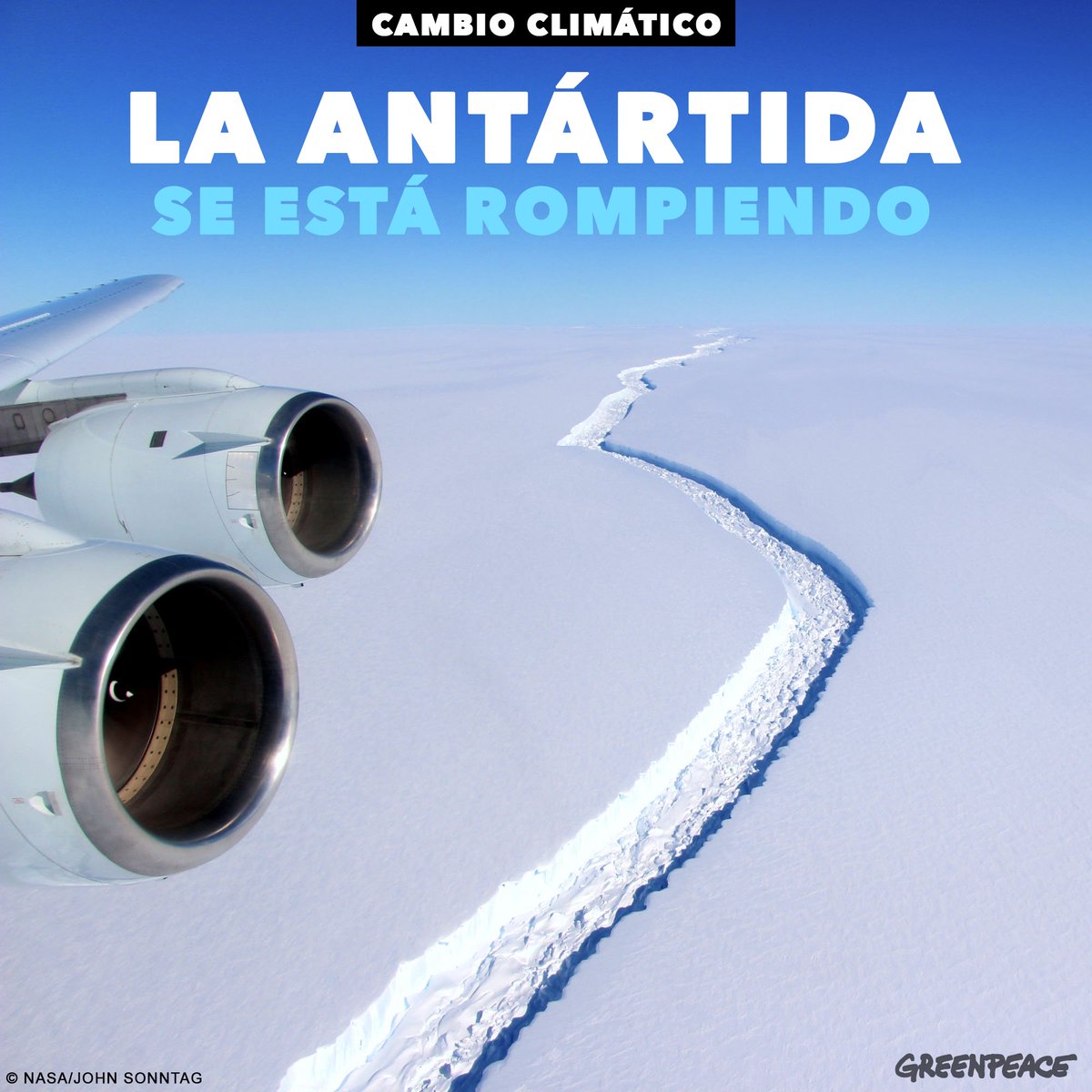 GreenpeaceCL's tweet photo. LA ANTÁRTIDA SE ESTÁ ROMPIENDO y lo hace a un ritmo acelerado: https://t.co/5teKUV8uw9 #CambioClimatico #LarsenC https://t.co/dniQ8p7nU4