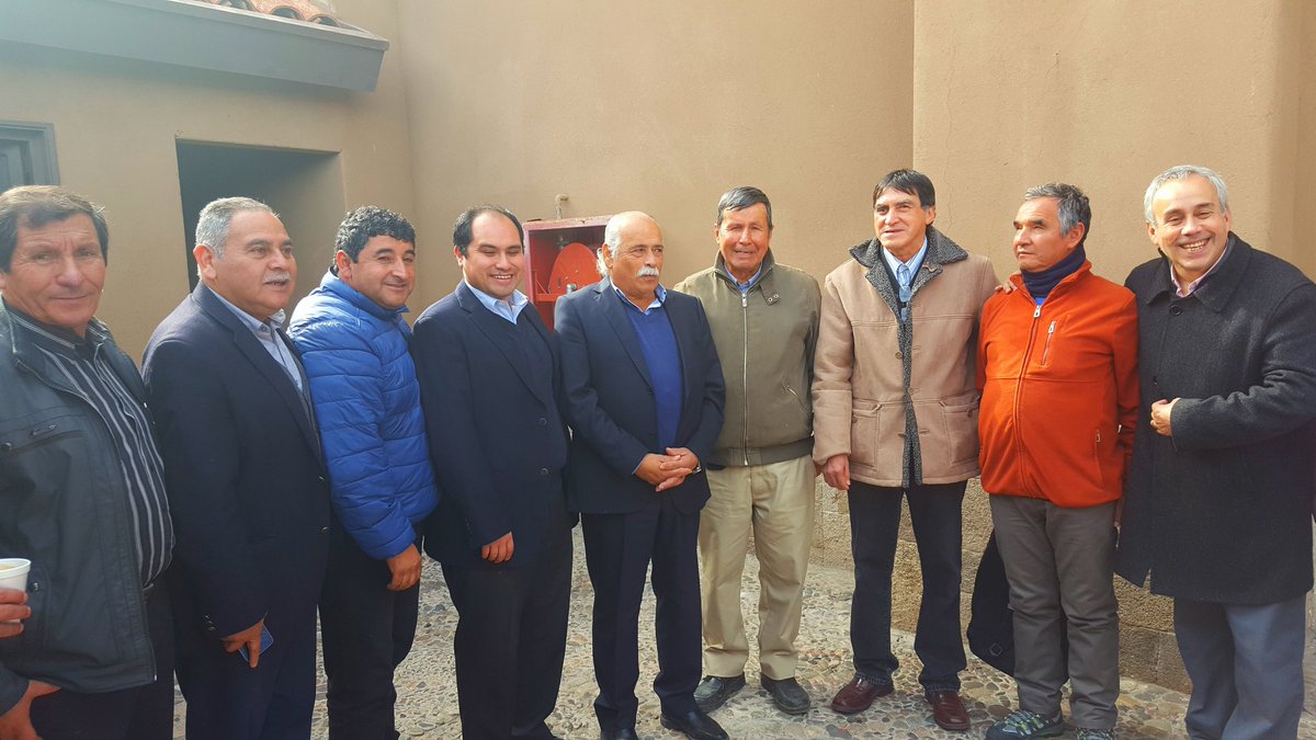 Carlos_Thenoux's tweet photo. Hoy se desarrollan las elecciones del Capitulo Cuarto de la Asociacion de Municipios de la Region de Coquimbo #ThemaTv #ElDia #LaVozDelNorte https://t.co/VtbMhZ2HQ3