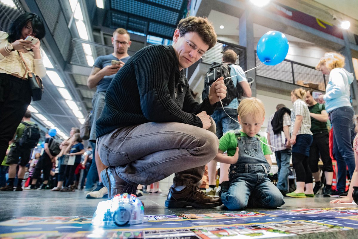 Heute ist Wissenschaftsnacht in Dresden! 

Hunderte Veranstaltungen aus allen Wissensbereichen.
#LNdWDD-Programm: wissenschaftsnacht-dresden.de/programm/