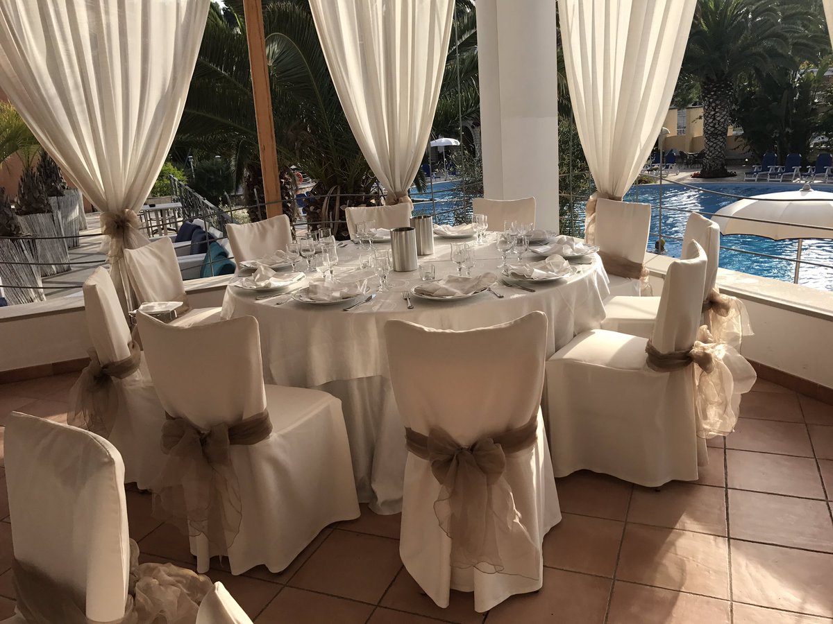 garganolab2_0's tweet photo. #CenaFormativa #Vieste #Gargano manca poco..standing Ovation per @HoteliMelograni @smafoggia @nobiletti @garganomare https://t.co/Py4nMQdARq