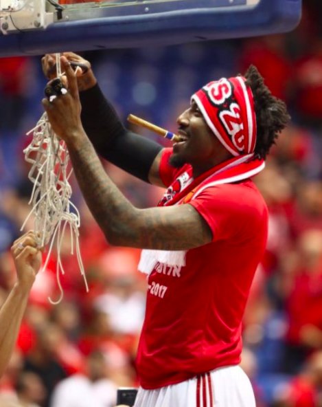 JeremyWoo's tweet photo. Here’s a photo of a very happy Amare’ Stoudemire winning the Israeli Premier League title, because it’s Friday https://t.co/dHQc6kpHDV