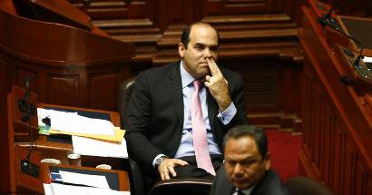 gatoencerrado2's tweet photo. Zavala asumiría cartera de Economía en caso 'lo peor ocurra' https://t.co/UTcQrHQLuO https://t.co/5Ysnz9oYyr
